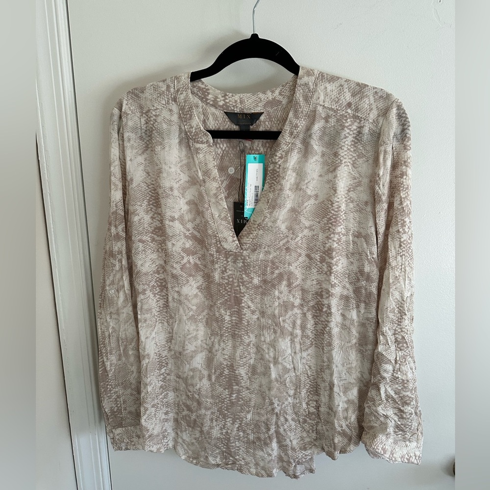Stitchfix Mix by 41 Hawthorn Morgan Split Neck Top